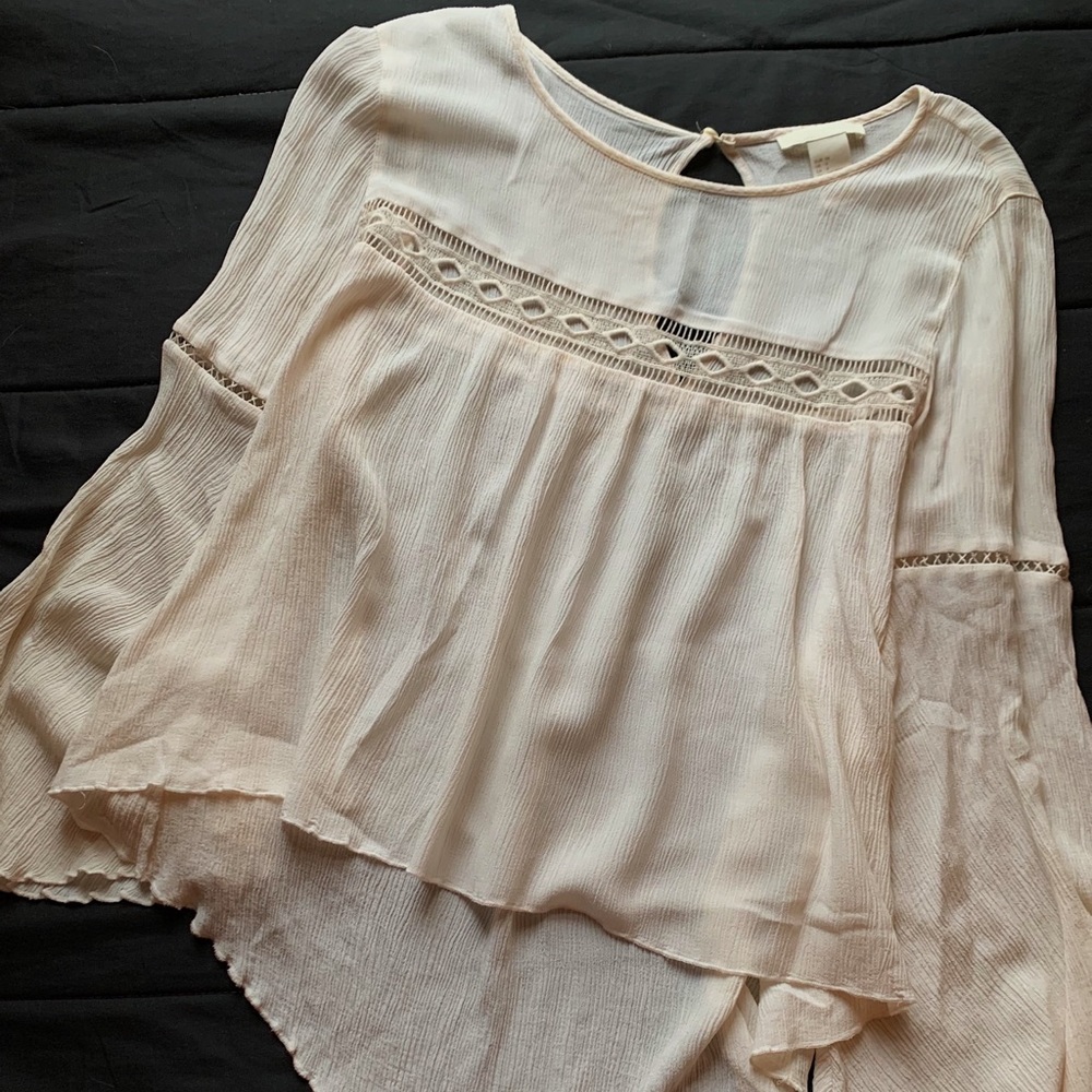 FLOWY IVORY TOP